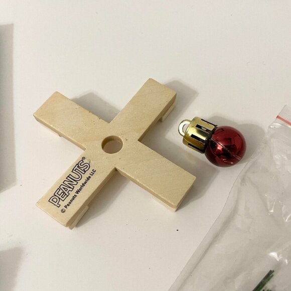 Peanuts A Book And Tree Kit 50 Years Holiday Ornament Miniature Tree - Picture 9 of 16